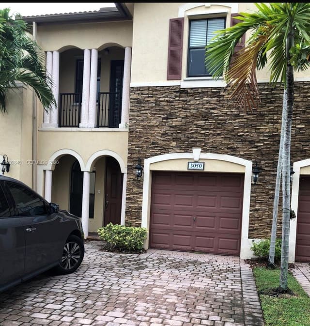 3050 NW 103rd Path, Doral, FL 33172