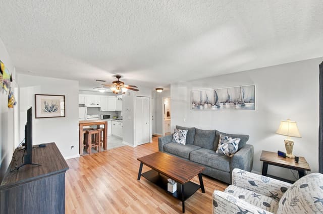 2446 SE GARDEN Terrace 302, Port St. Lucie, FL 34952