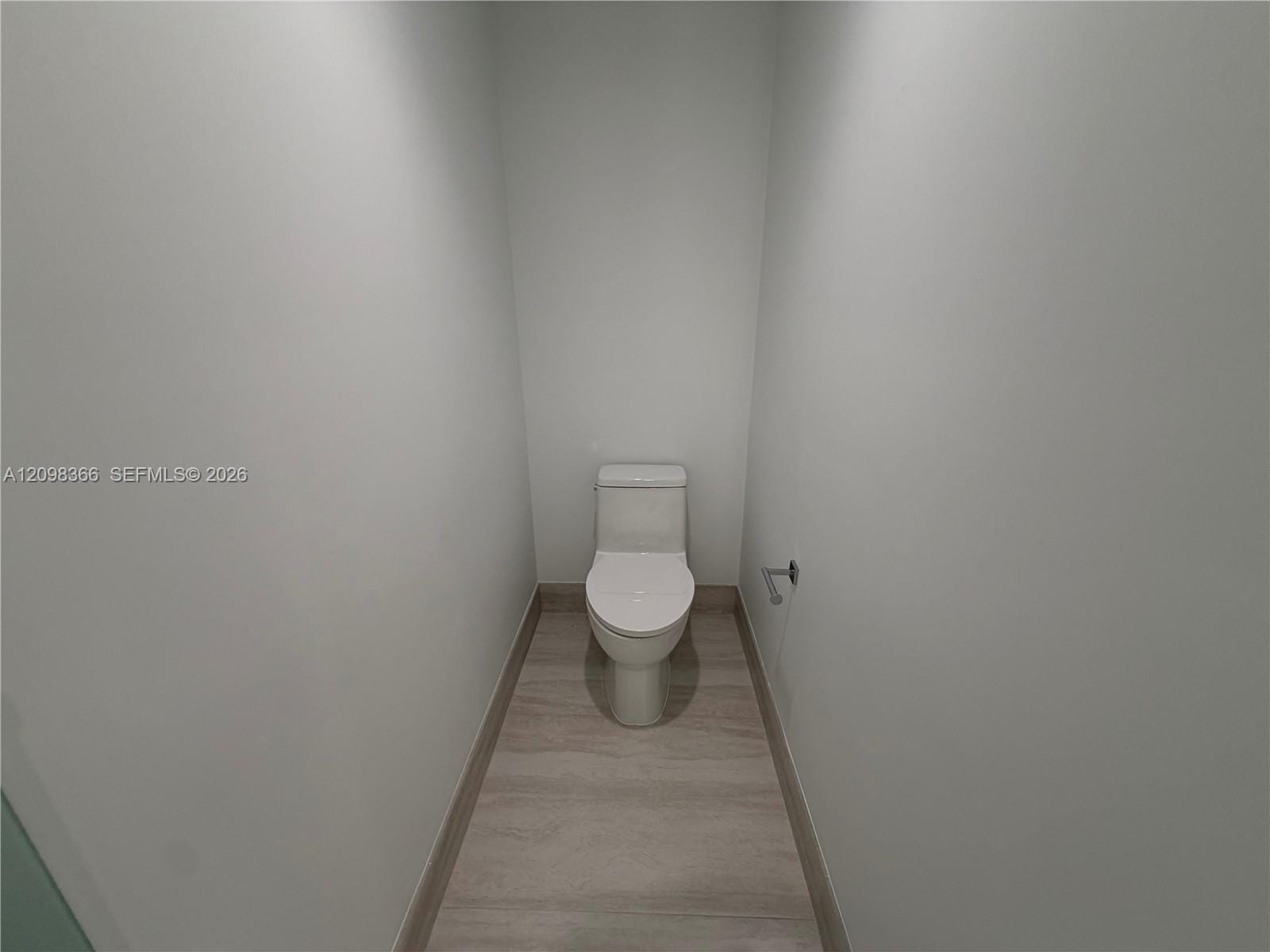 2411 Laguna Circle 408, North Miami, FL 33181 photo 12