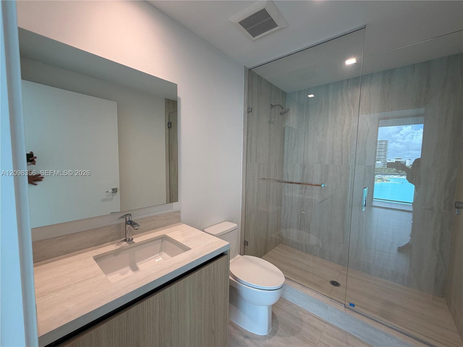 2411 Laguna Circle 408, North Miami, FL 33181 photo 16