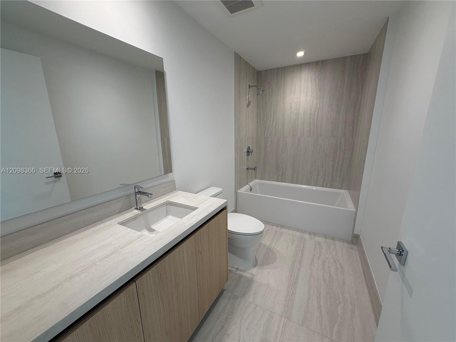 2411 Laguna Circle 408, North Miami, FL 33181 photo 18
