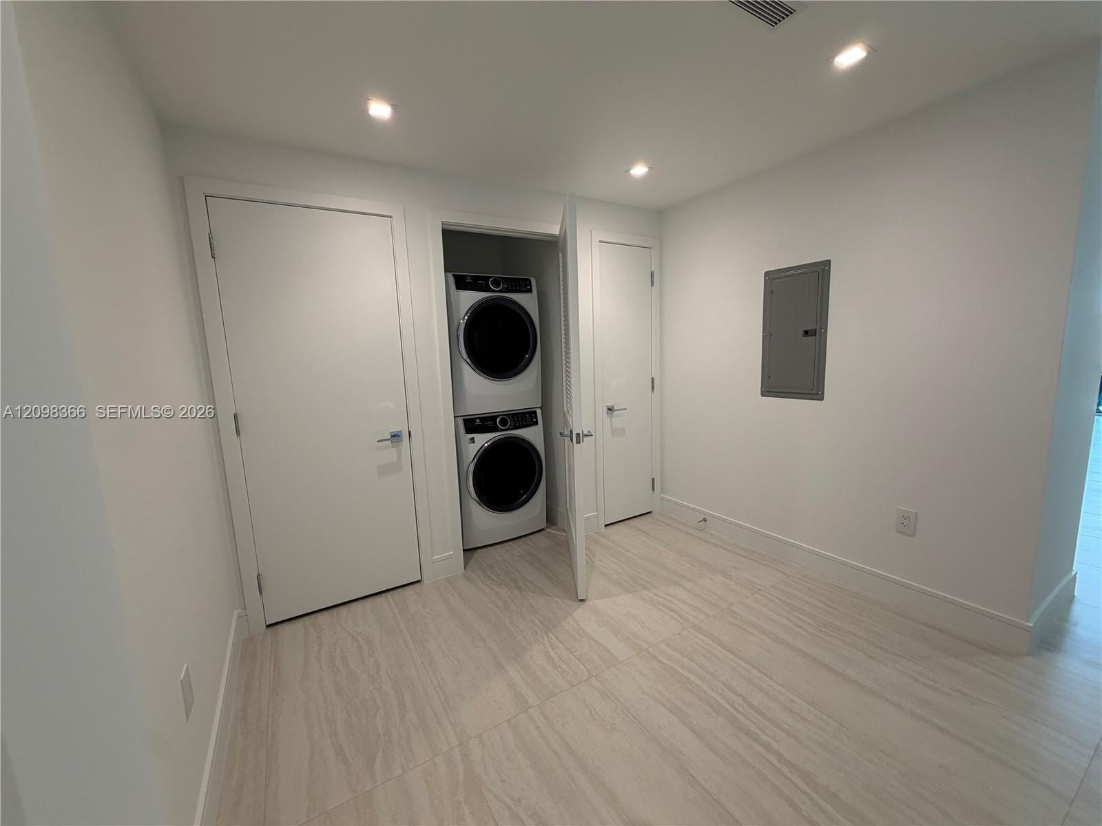 2411 Laguna Circle 408, North Miami, FL 33181 photo 19