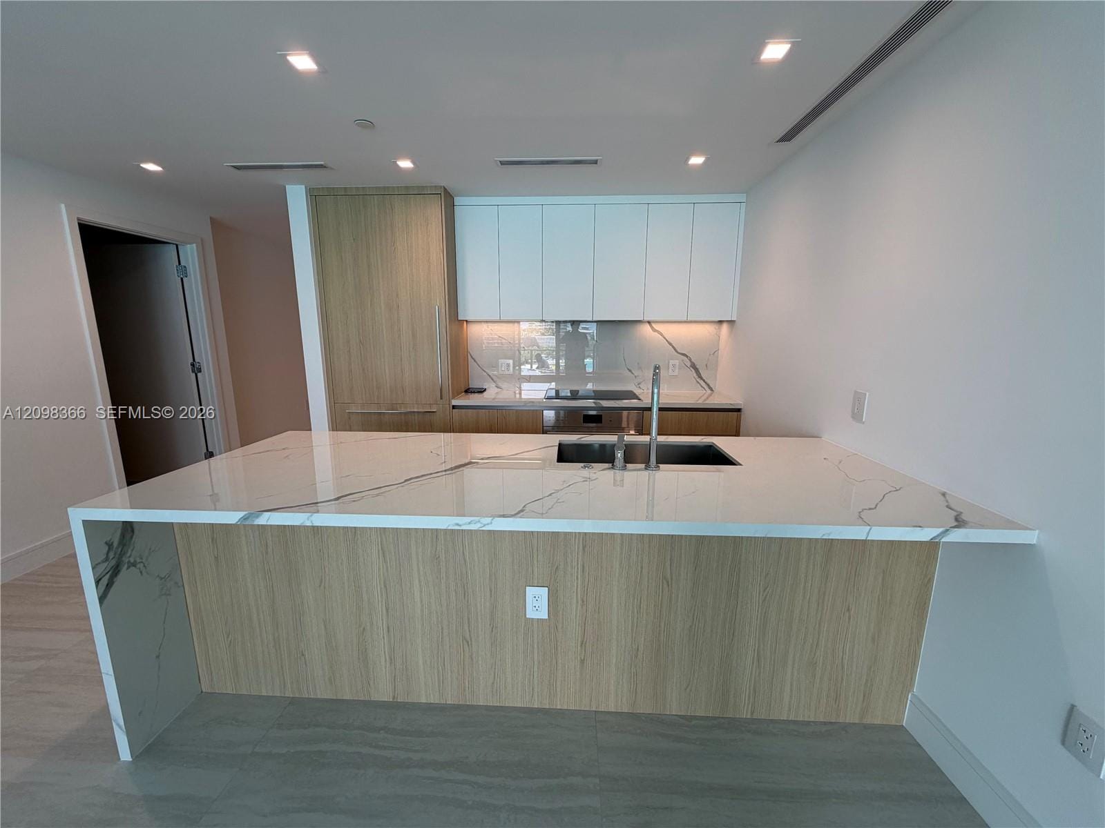 2411 Laguna Circle 408, North Miami, FL 33181 photo 4