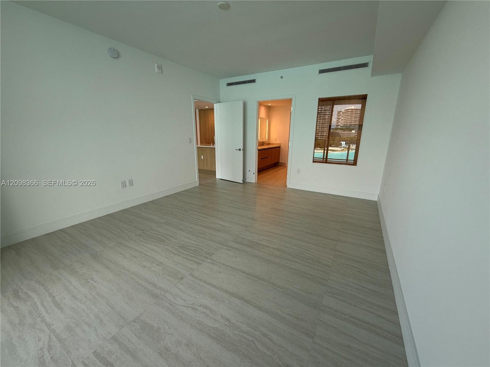 2411 Laguna Circle 408, North Miami, FL 33181 photo 8