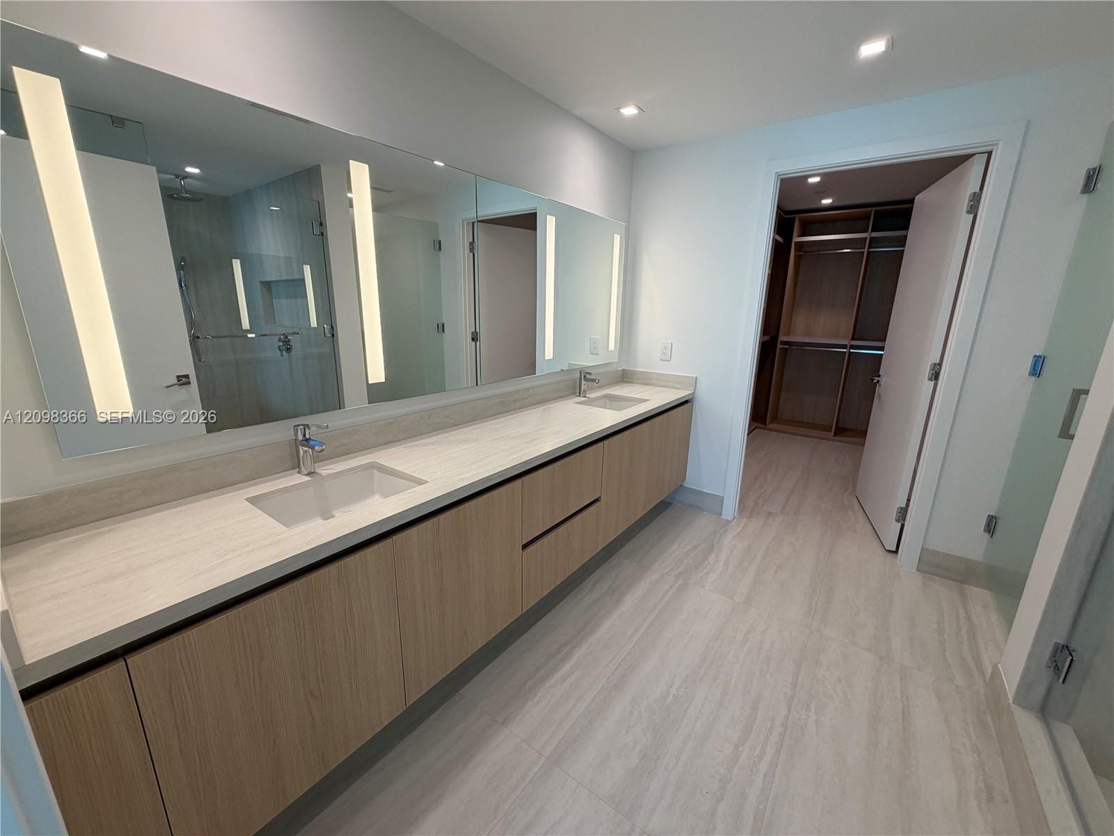 2411 Laguna Circle 408, North Miami, FL 33181 photo 10