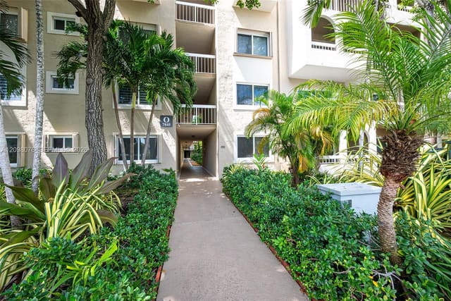 7845 Camino Real O-212, Miami, FL 33143