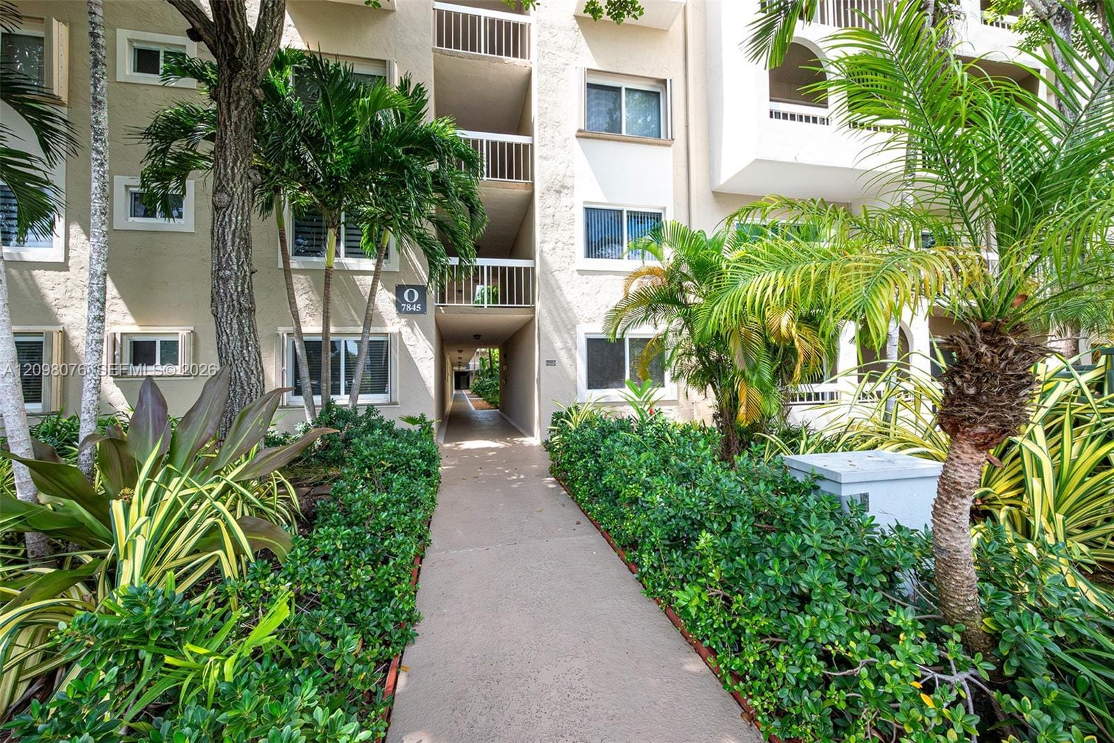 Village Of Kings Creek Co, Miami, FL home for sale at 7845 Camino Real O-212