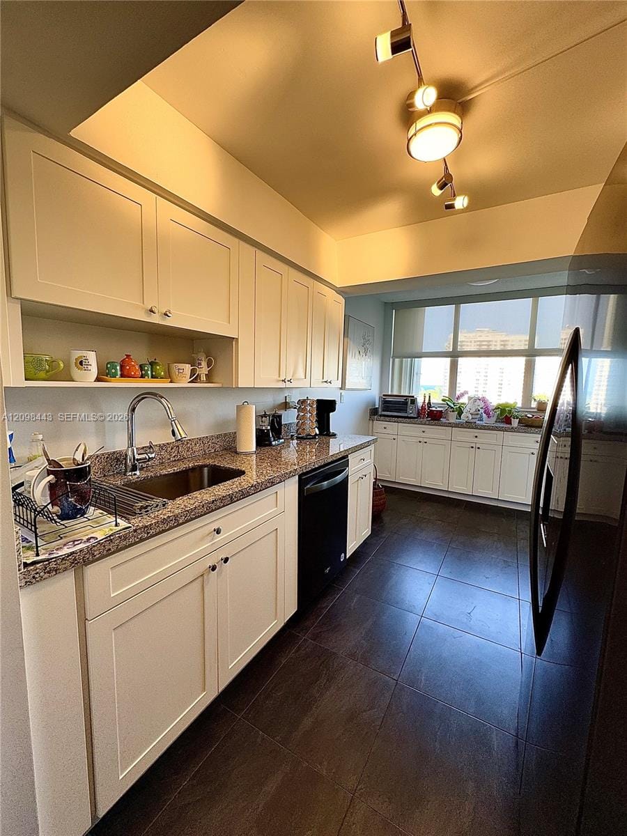 100 Golden Isles Drive 806, Hallandale Beach, FL 33009 photo 23