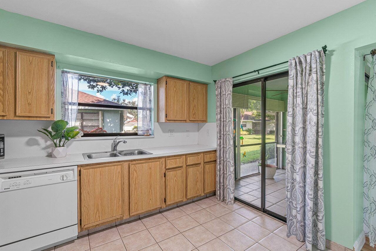9825 Walnut Tree Way — photo 11