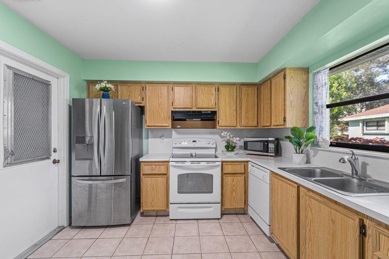 9825 Walnut Tree Way — photo 12