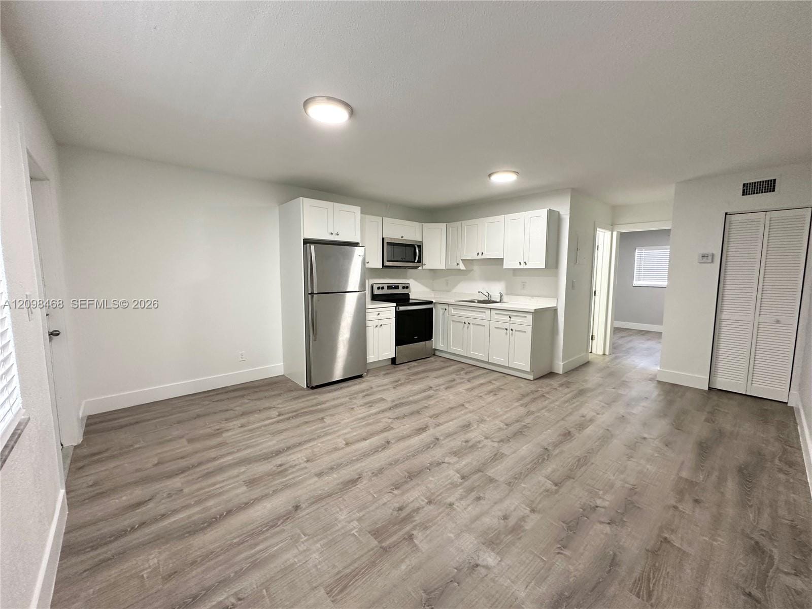 3616 NE 11th Avenue 6