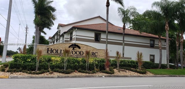 520 S Park Road 24-12, Hollywood, FL 33021