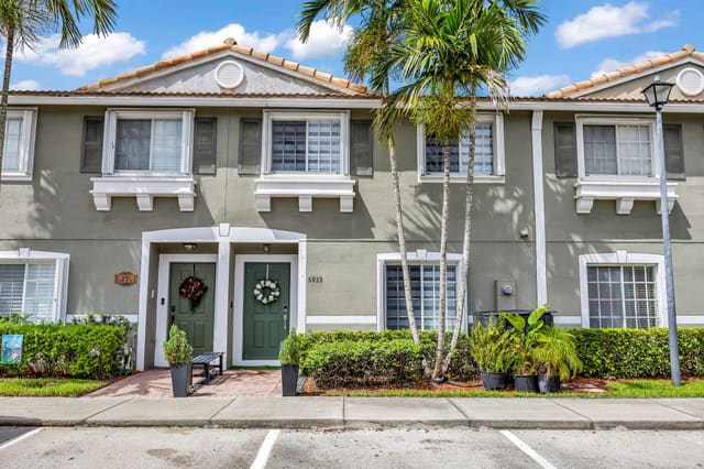 5933 MANCHESTER Way 5933, Tamarac, FL 33321