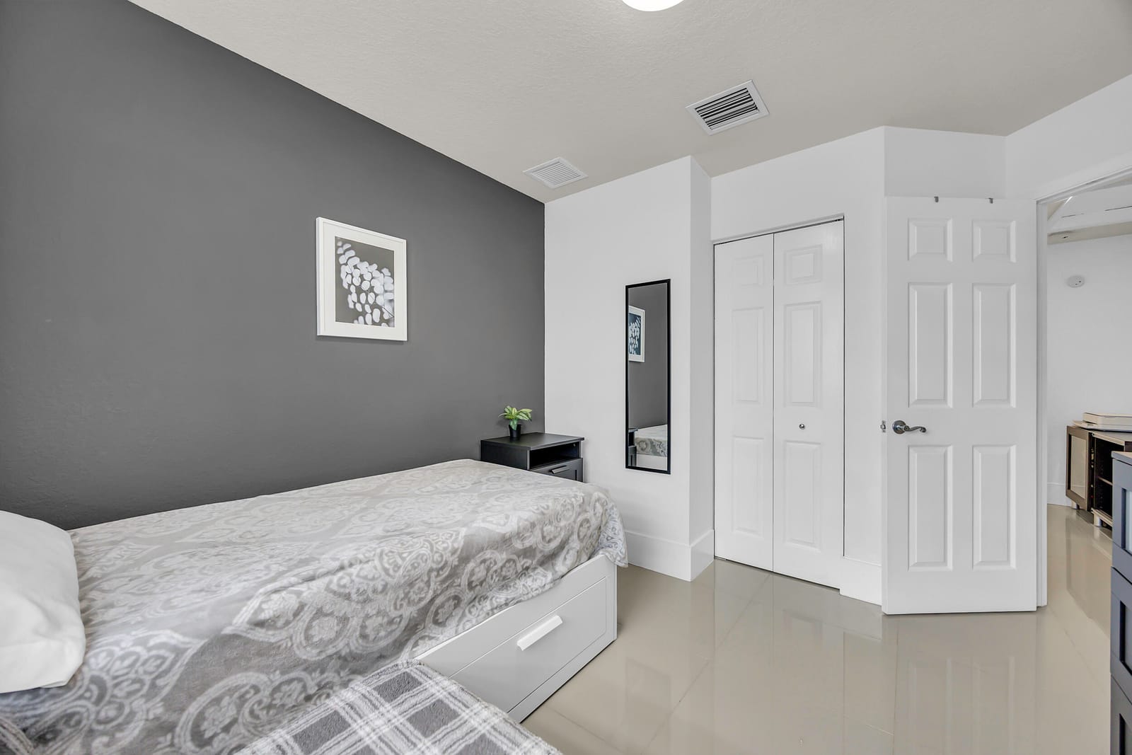 5933 MANCHESTER Way 5933, Tamarac, FL 33321 photo 25