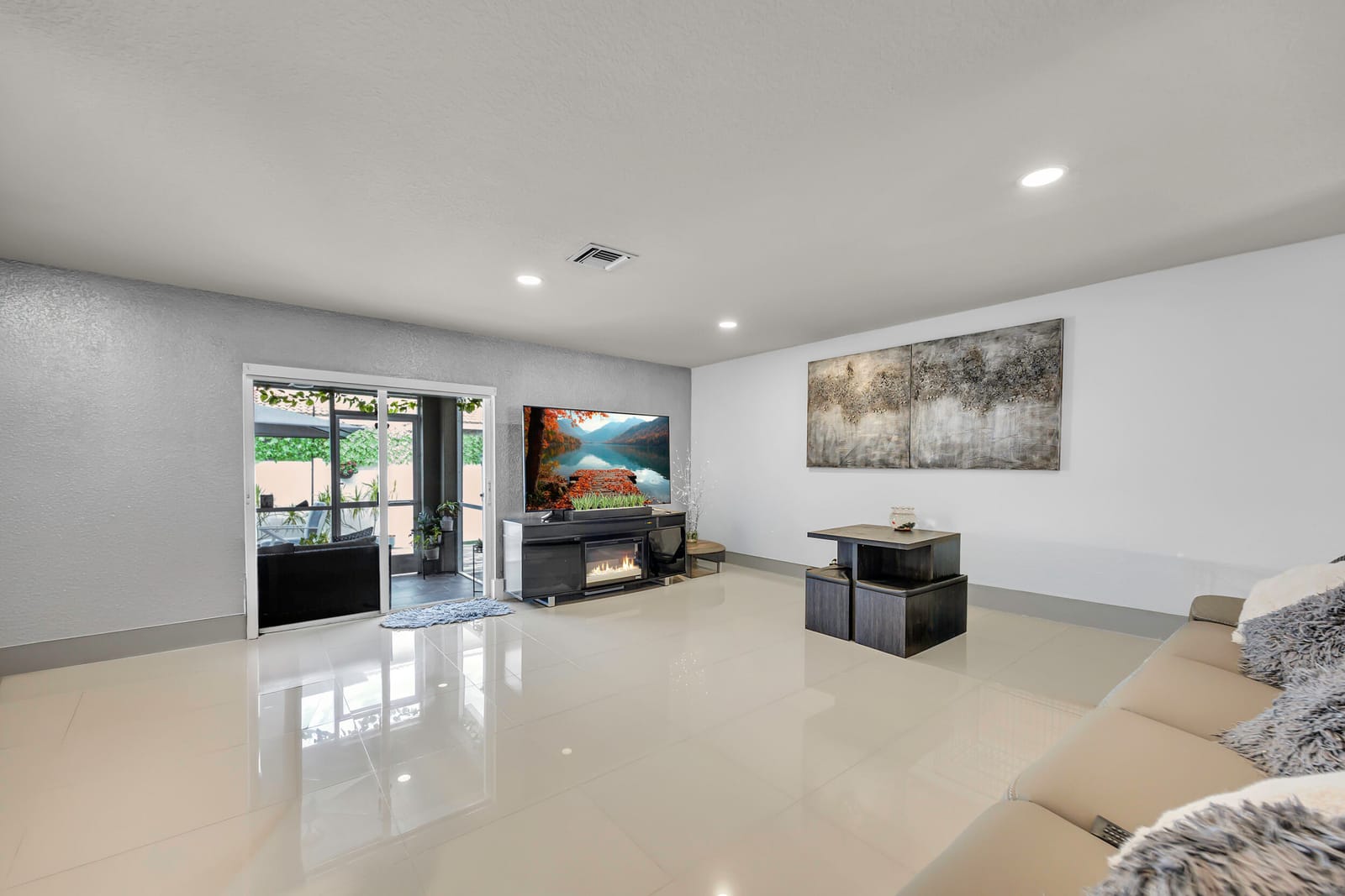 5933 MANCHESTER Way 5933 — photo 4