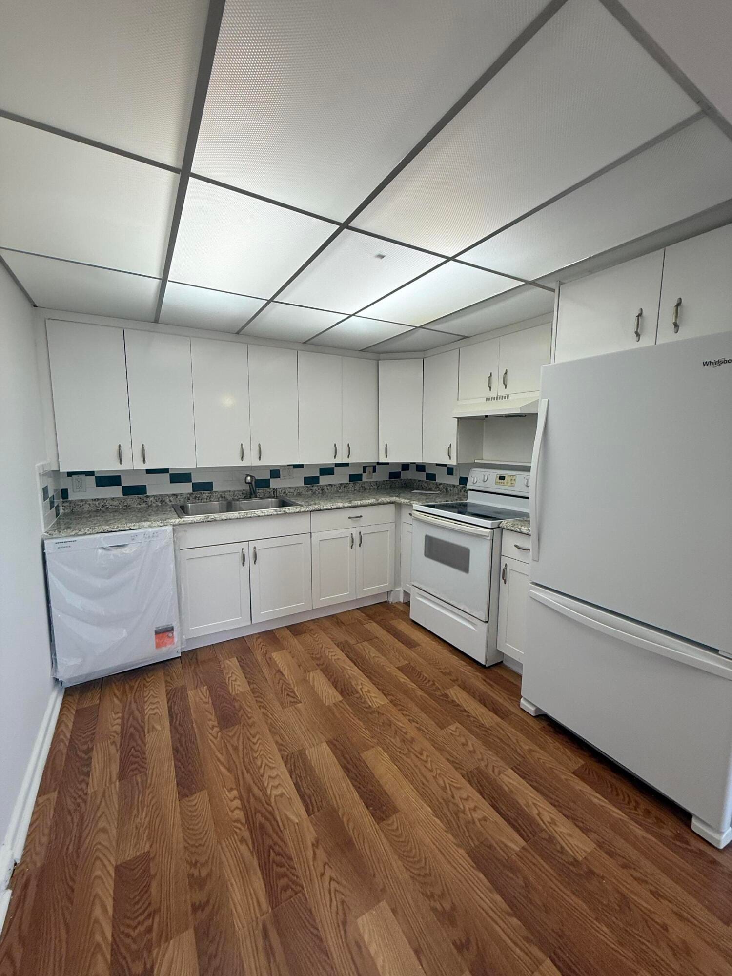 4055 NEWCASTLE C — photo 2