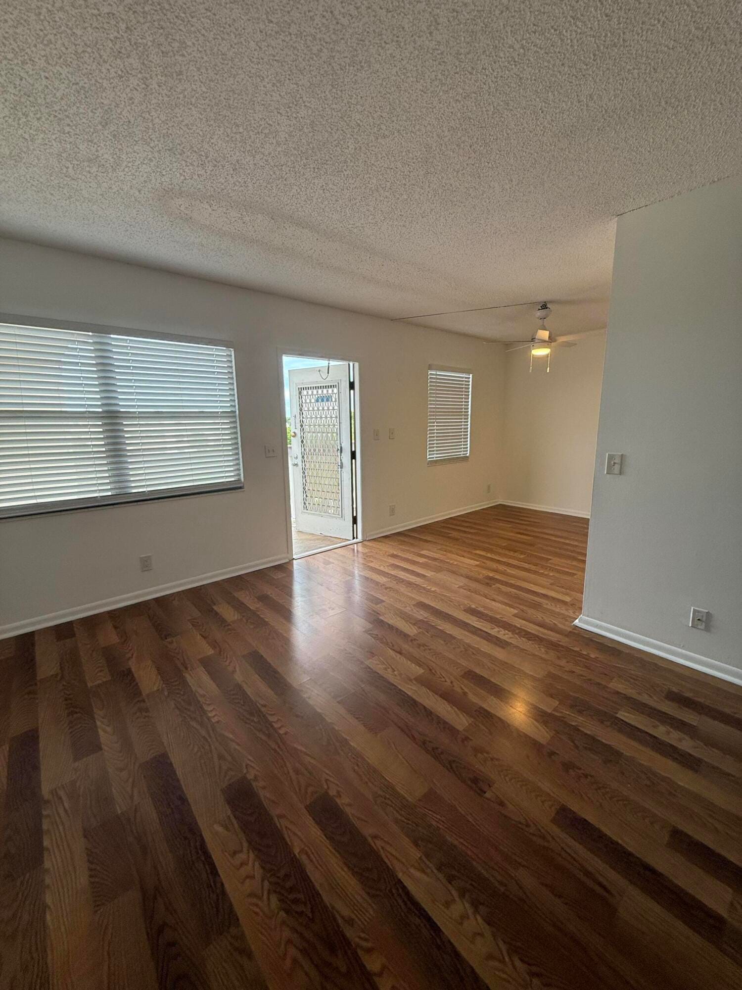 4055 NEWCASTLE C — photo 4