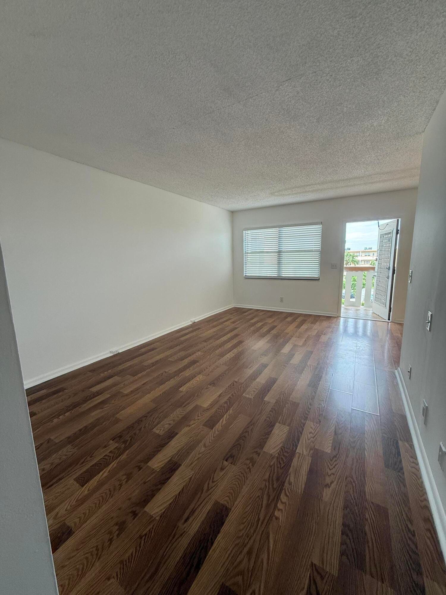 4055 NEWCASTLE C — photo 5