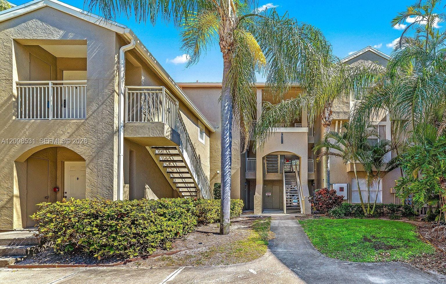 1760 Palm Cove Boulevard 5-201
