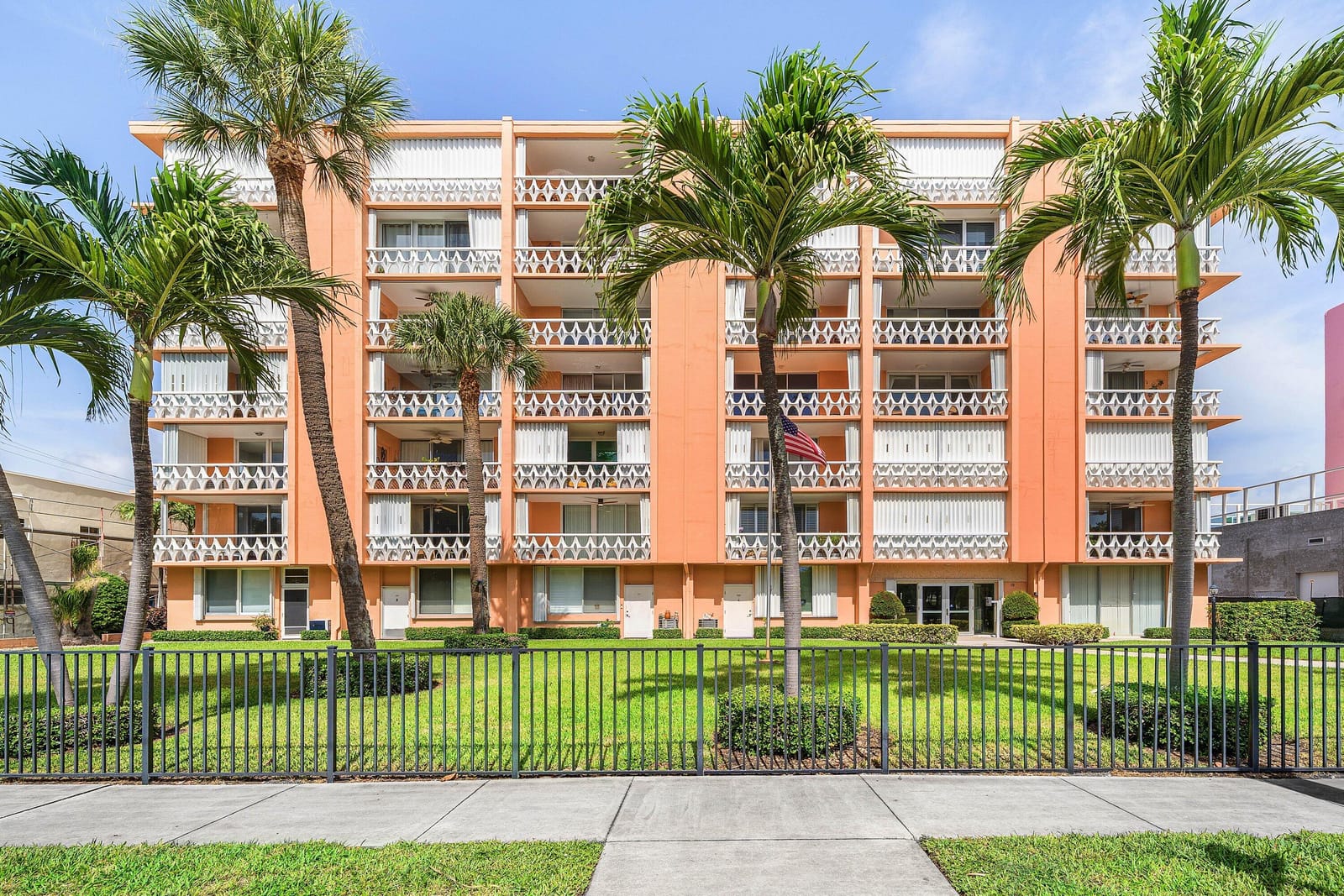 15 S GOLFVIEW Road 206, Lake Worth Beach, FL 33460