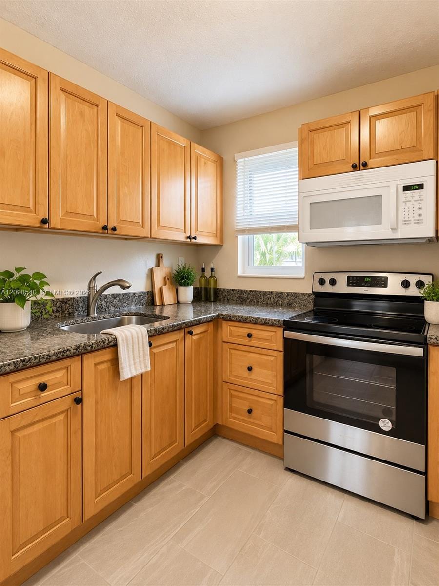 111 SE 4th Avenue 7, Hallandale Beach, FL 33009 photo 16