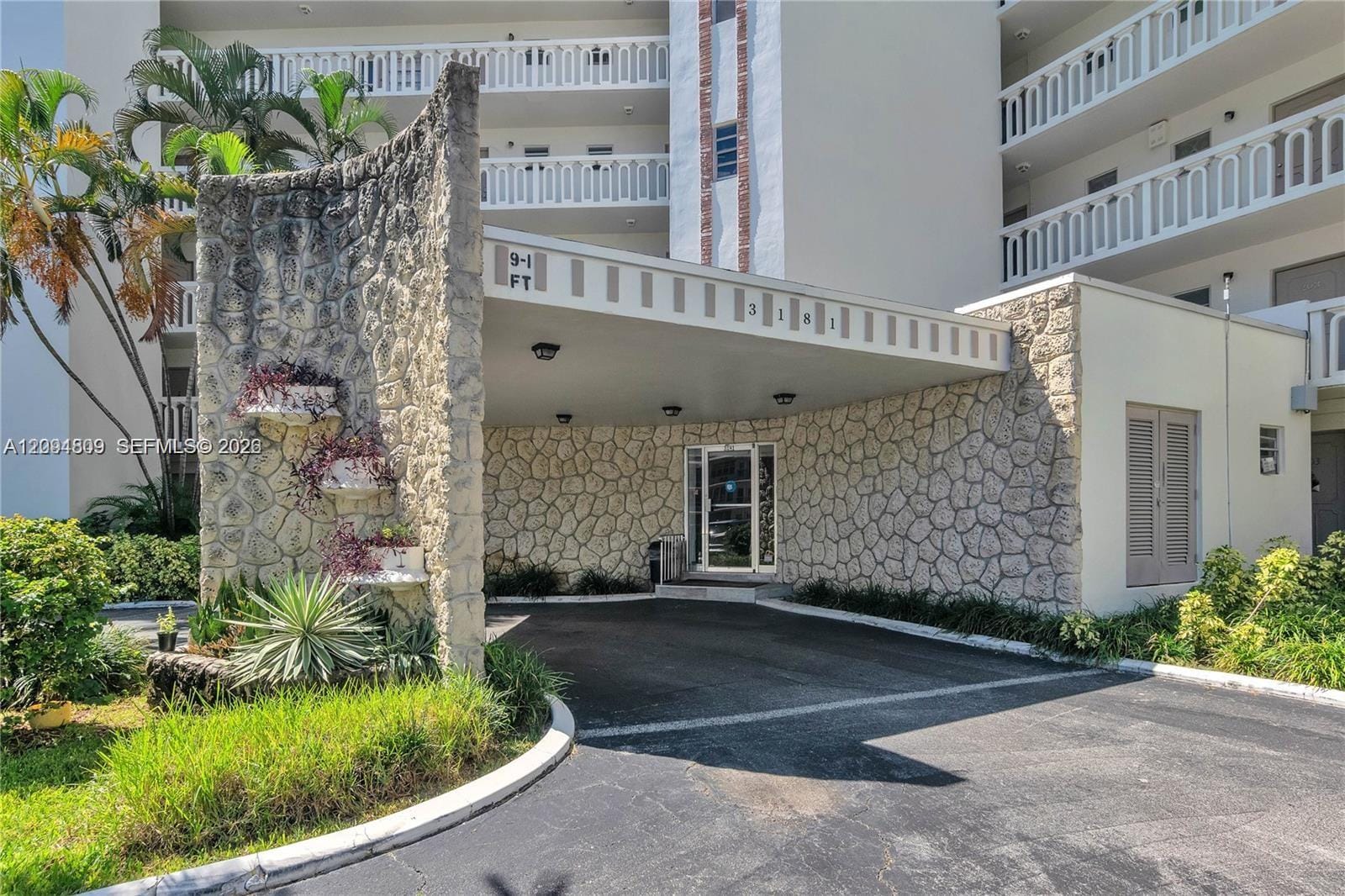 3181 S Ocean Drive 108, Hallandale Beach, FL 33009 photo 2