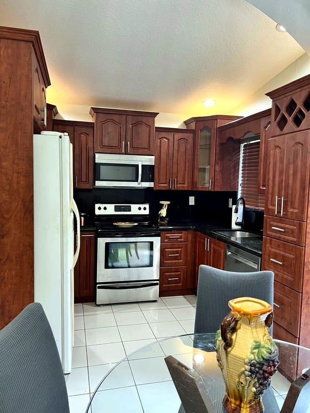 6251 NW 199TH Street, Hialeah, FL 33015
