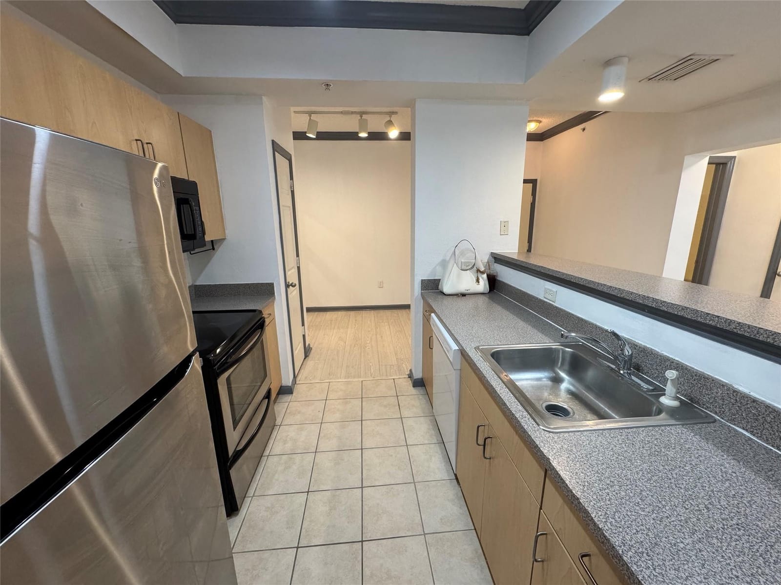 533 NE 3rd Avenue 207, Fort Lauderdale, FL 33301 photo 11