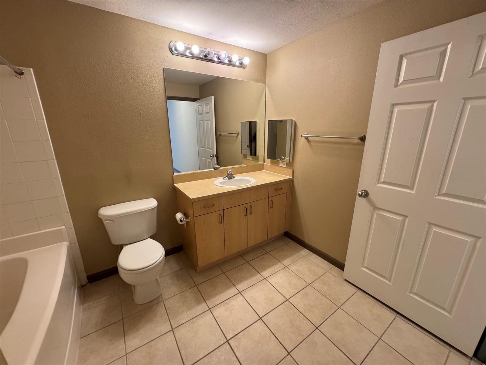 533 NE 3rd Avenue 207, Fort Lauderdale, FL 33301 photo 7