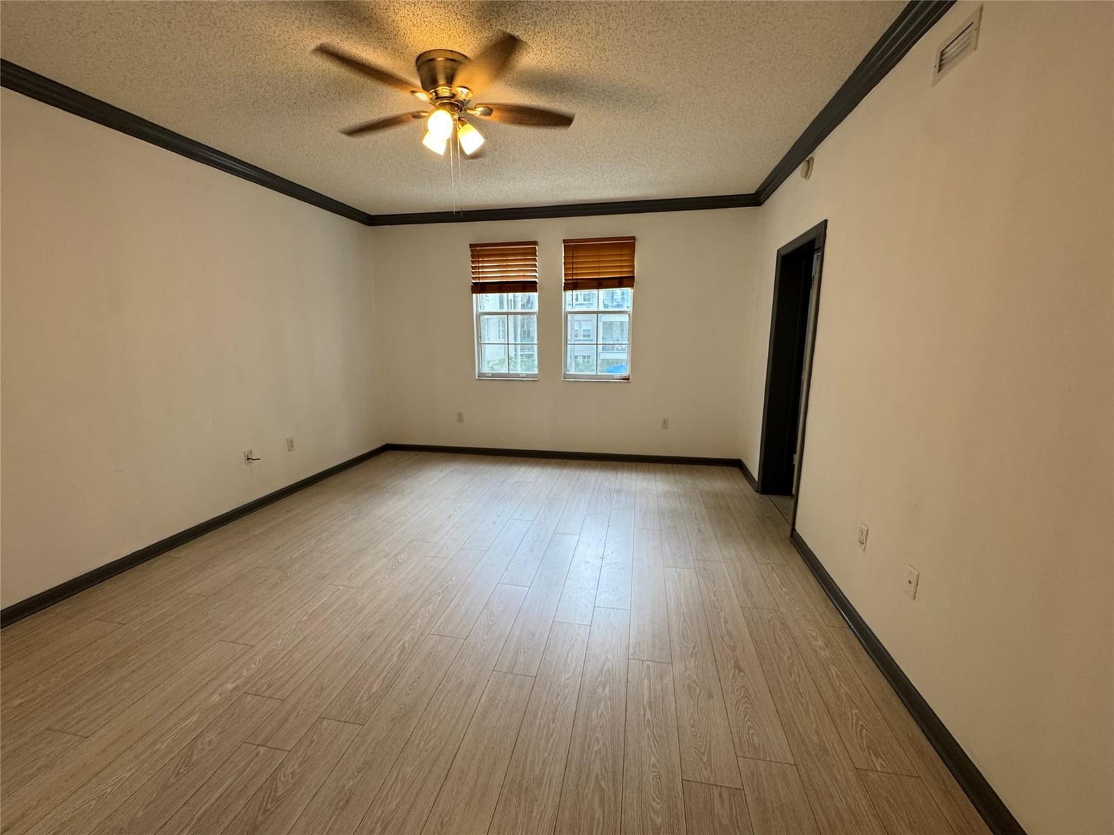 533 NE 3rd Avenue 207, Fort Lauderdale, FL 33301 photo 9