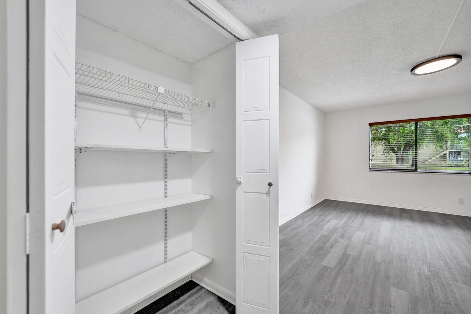 310 Lakeview Drive 105, Weston, FL 33326 photo 14