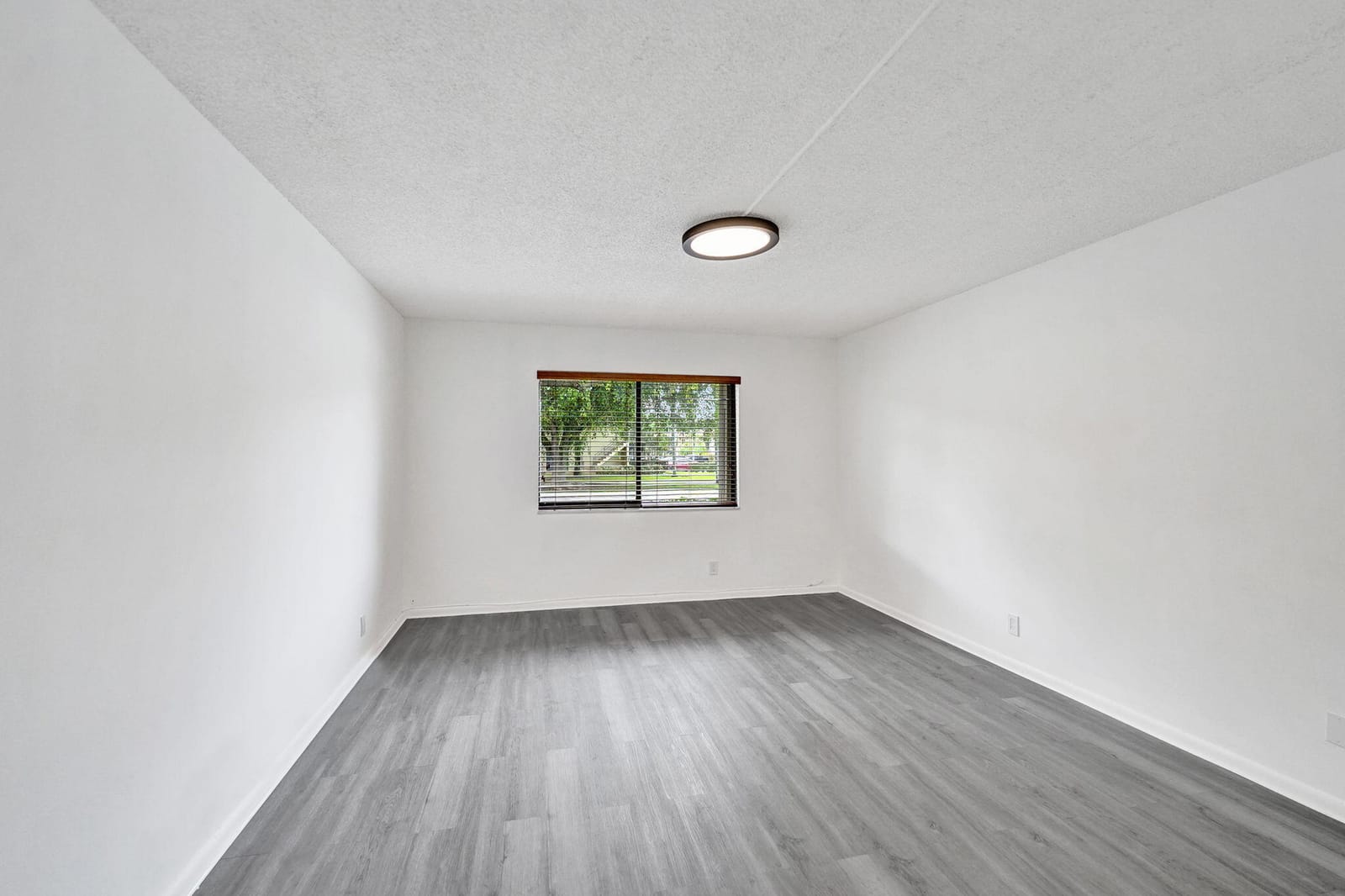 310 Lakeview Drive 105, Weston, FL 33326 photo 15