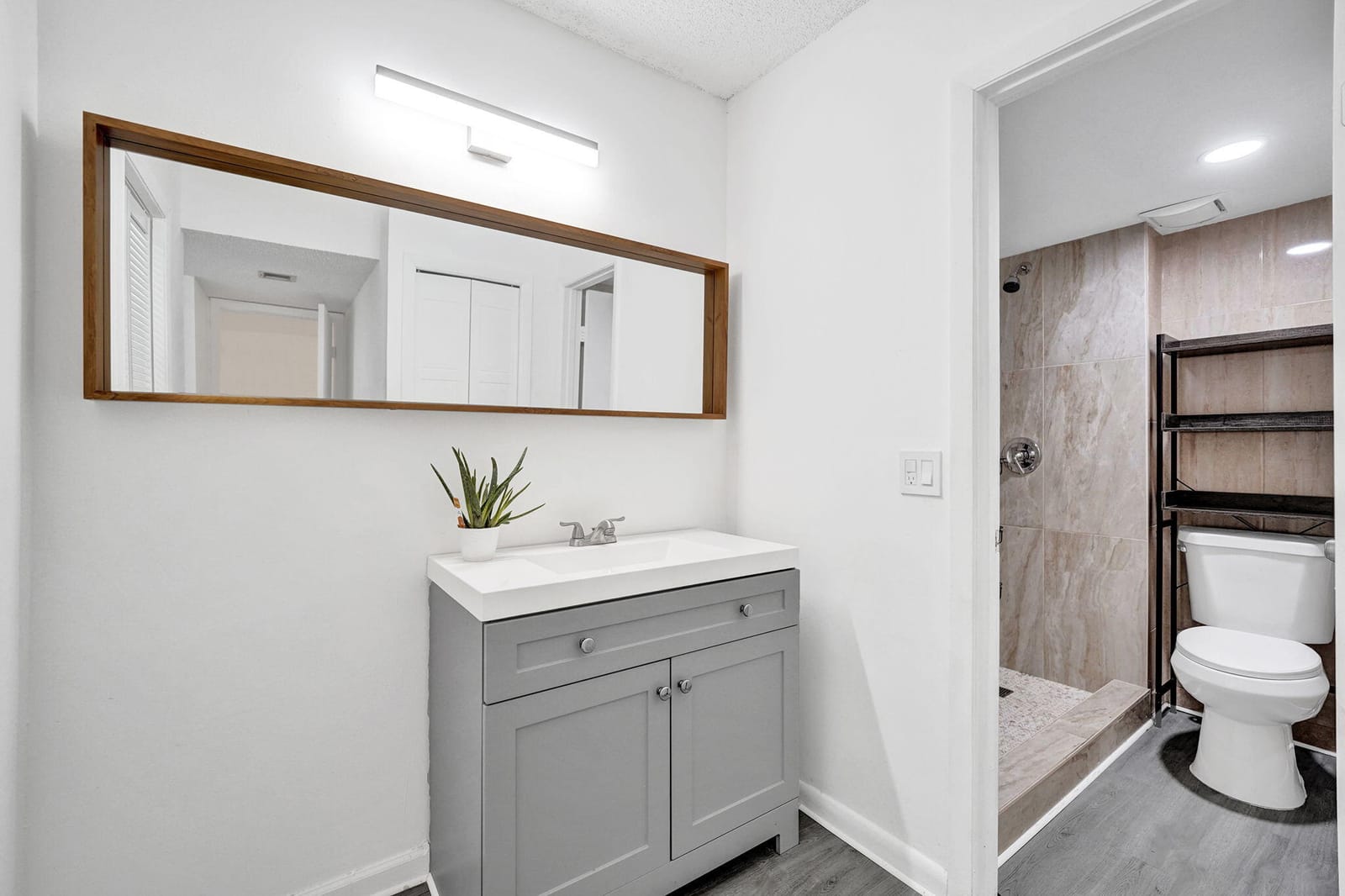 310 Lakeview Drive 105, Weston, FL 33326 photo 20