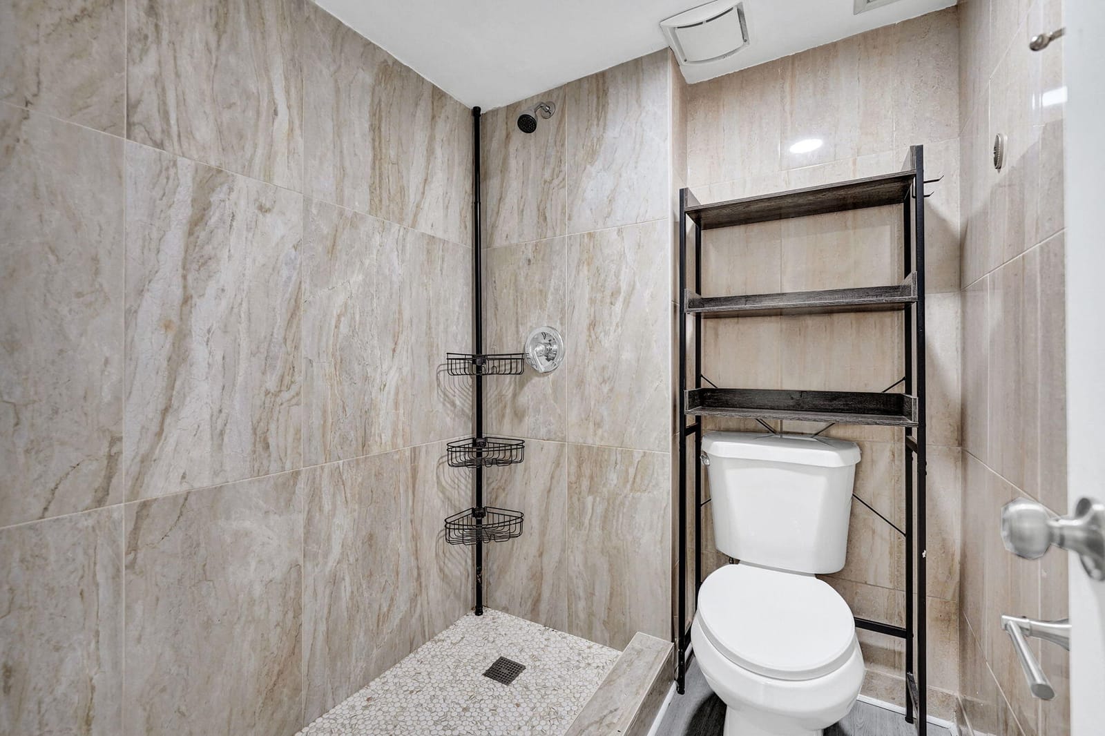 310 Lakeview Drive 105, Weston, FL 33326 photo 21