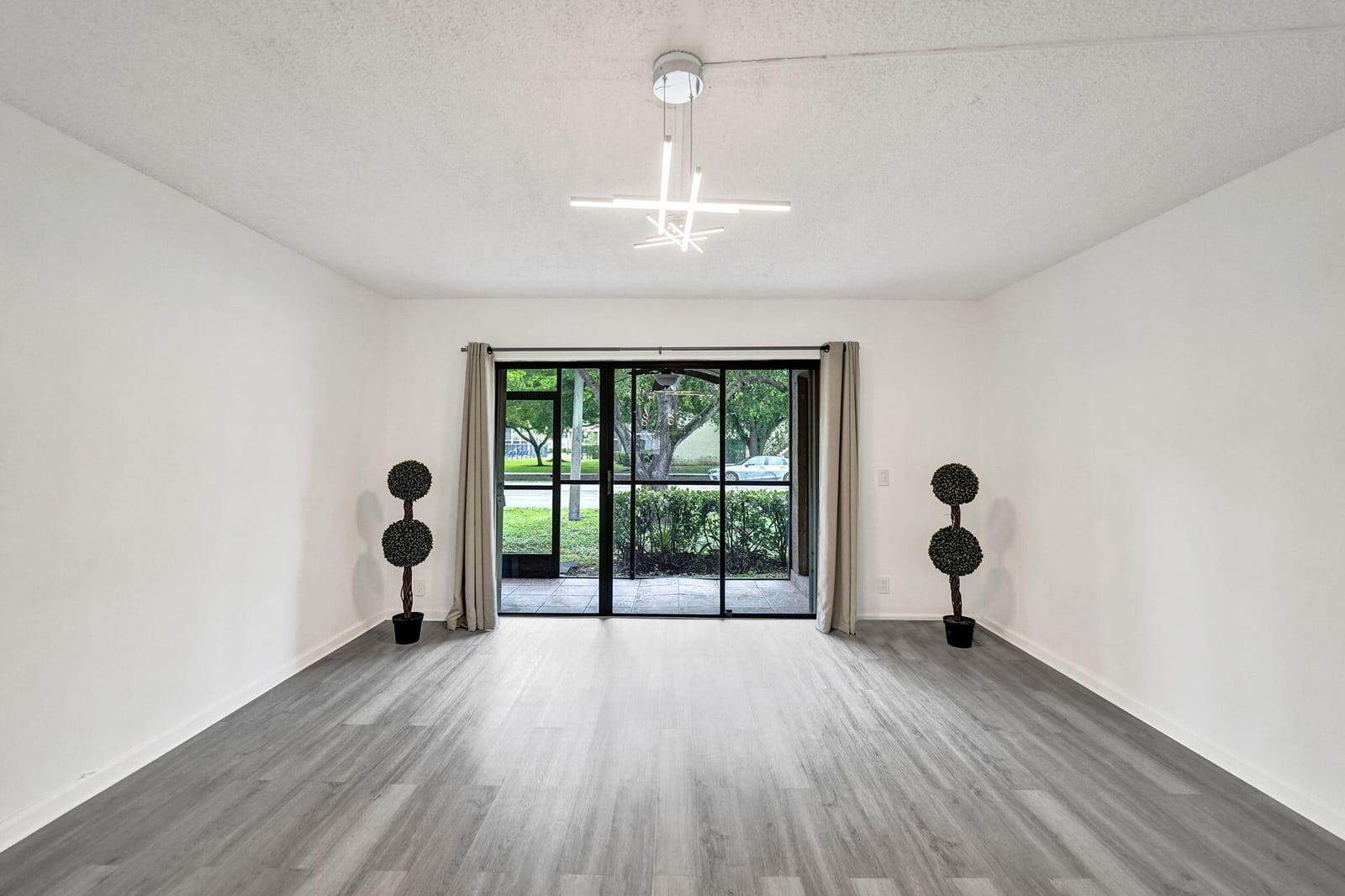 310 Lakeview Drive 105, Weston, FL 33326 photo 29