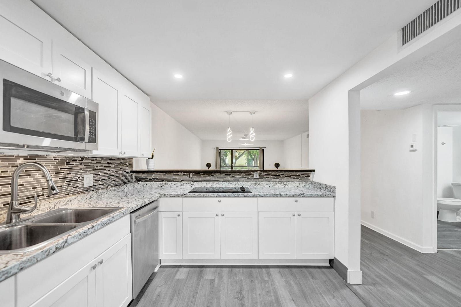 310 Lakeview Drive 105, Weston, FL 33326 photo 5