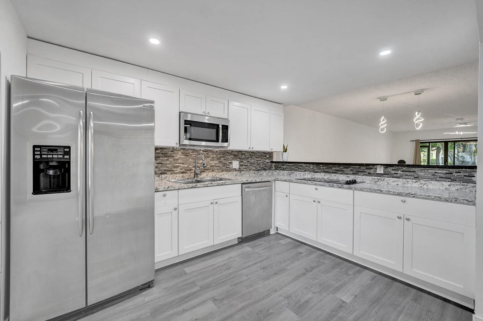 310 Lakeview Drive 105, Weston, FL 33326 photo 9