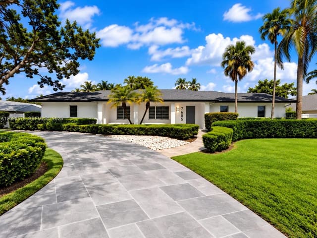 7605 SW 179th Terrace, Palmetto Bay, FL 33157