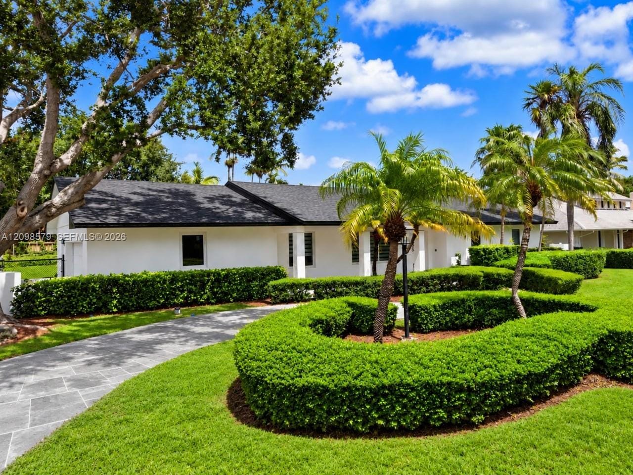 7605 SW 179th Terrace, Palmetto Bay, FL 33157 photo 2
