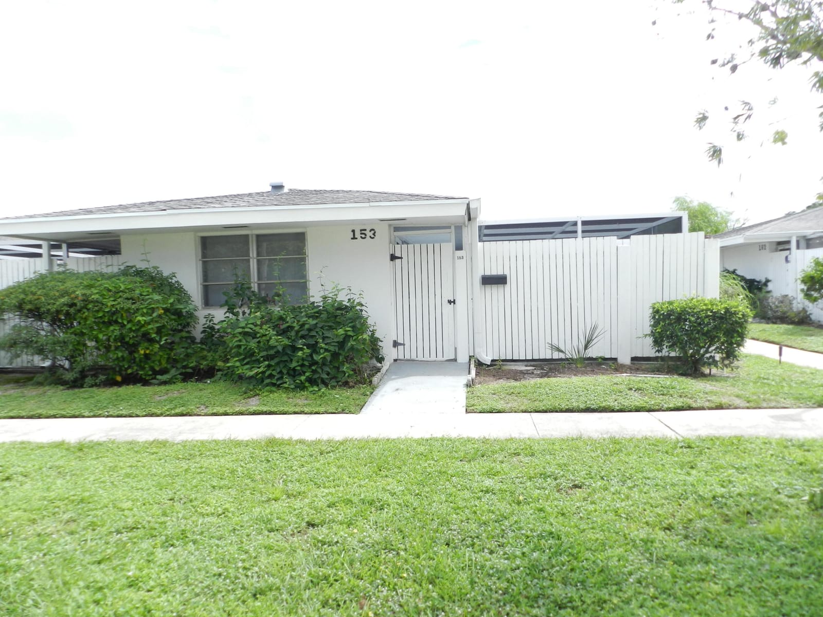 1 bedroom home for sale at 153 WEST, Royal Palm Beach, FL 33411 — $1,800