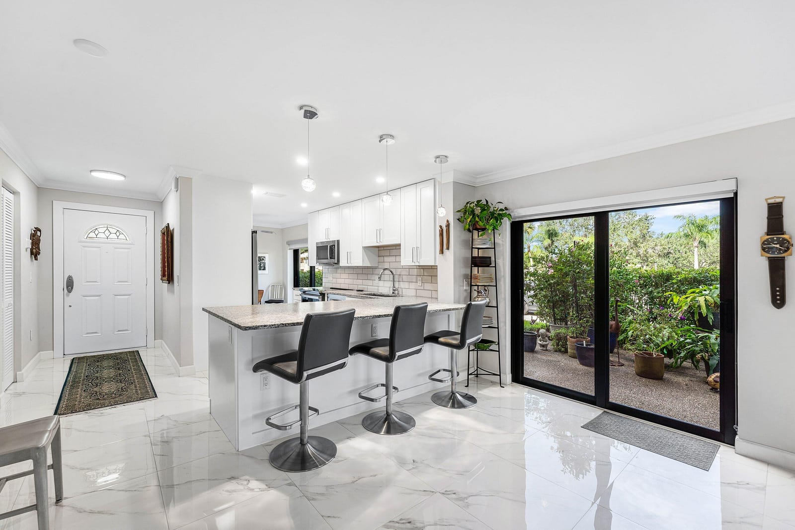 12 Stratford Drive E A — photo 6