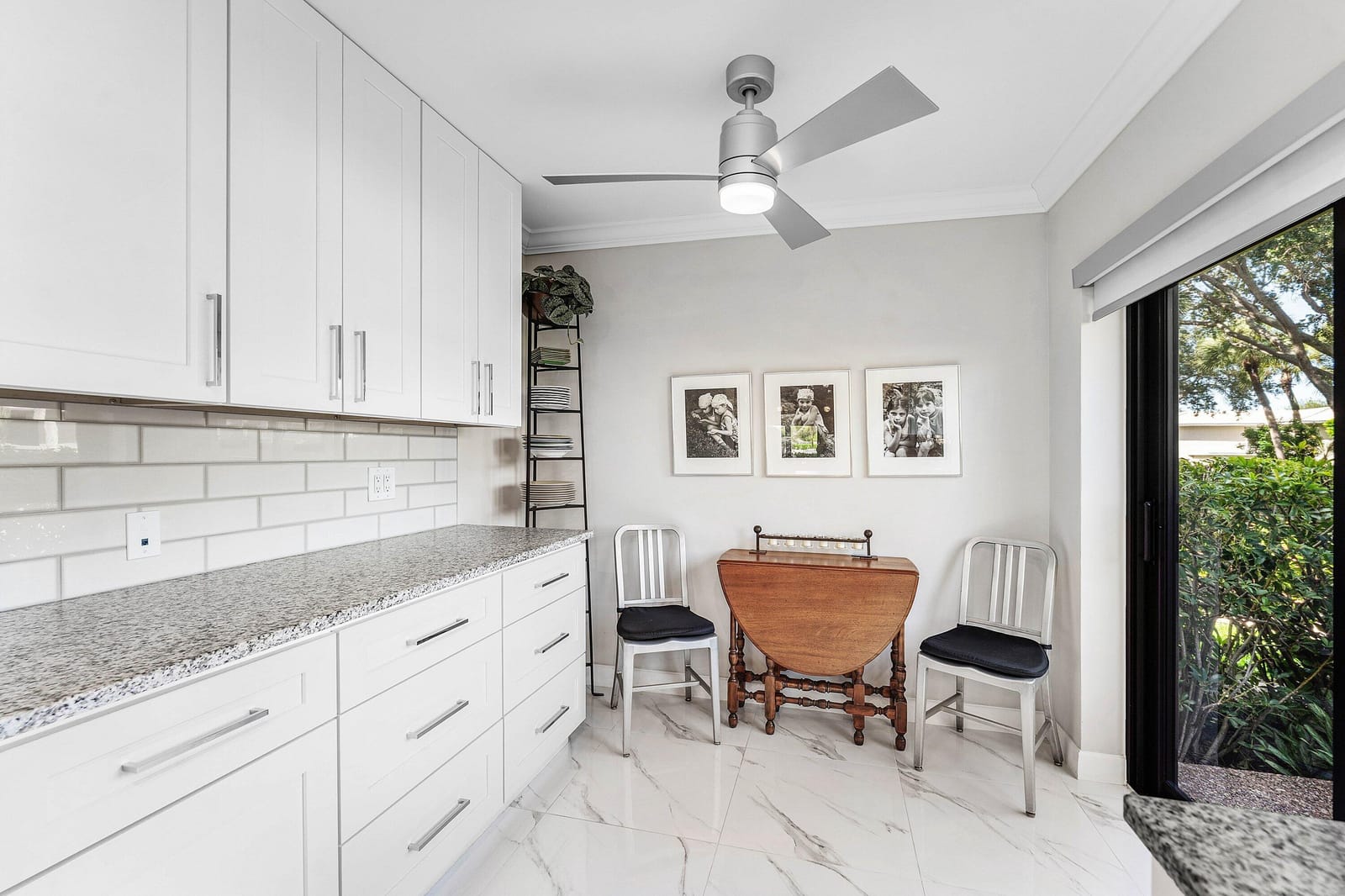 12 Stratford Drive E A — photo 9