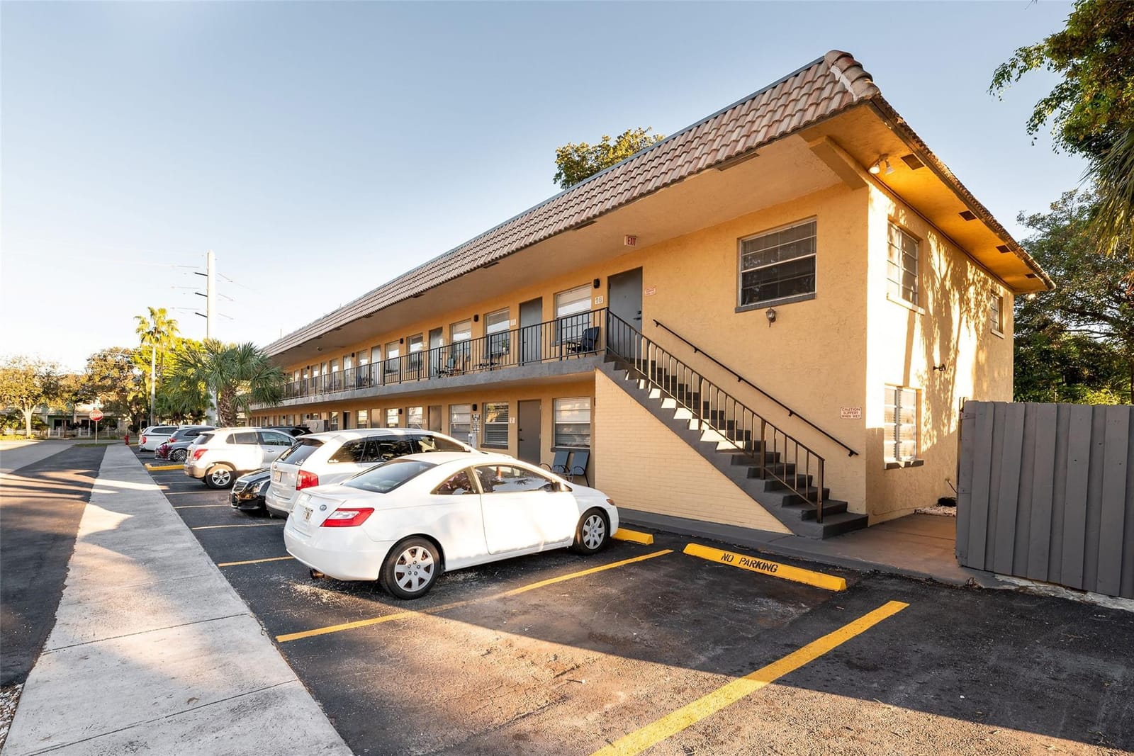 1150 NE 17TH Court 16, Fort Lauderdale, FL 33305
