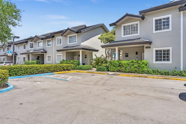 11810 NE 19th Drive 9, North Miami, FL 33181
