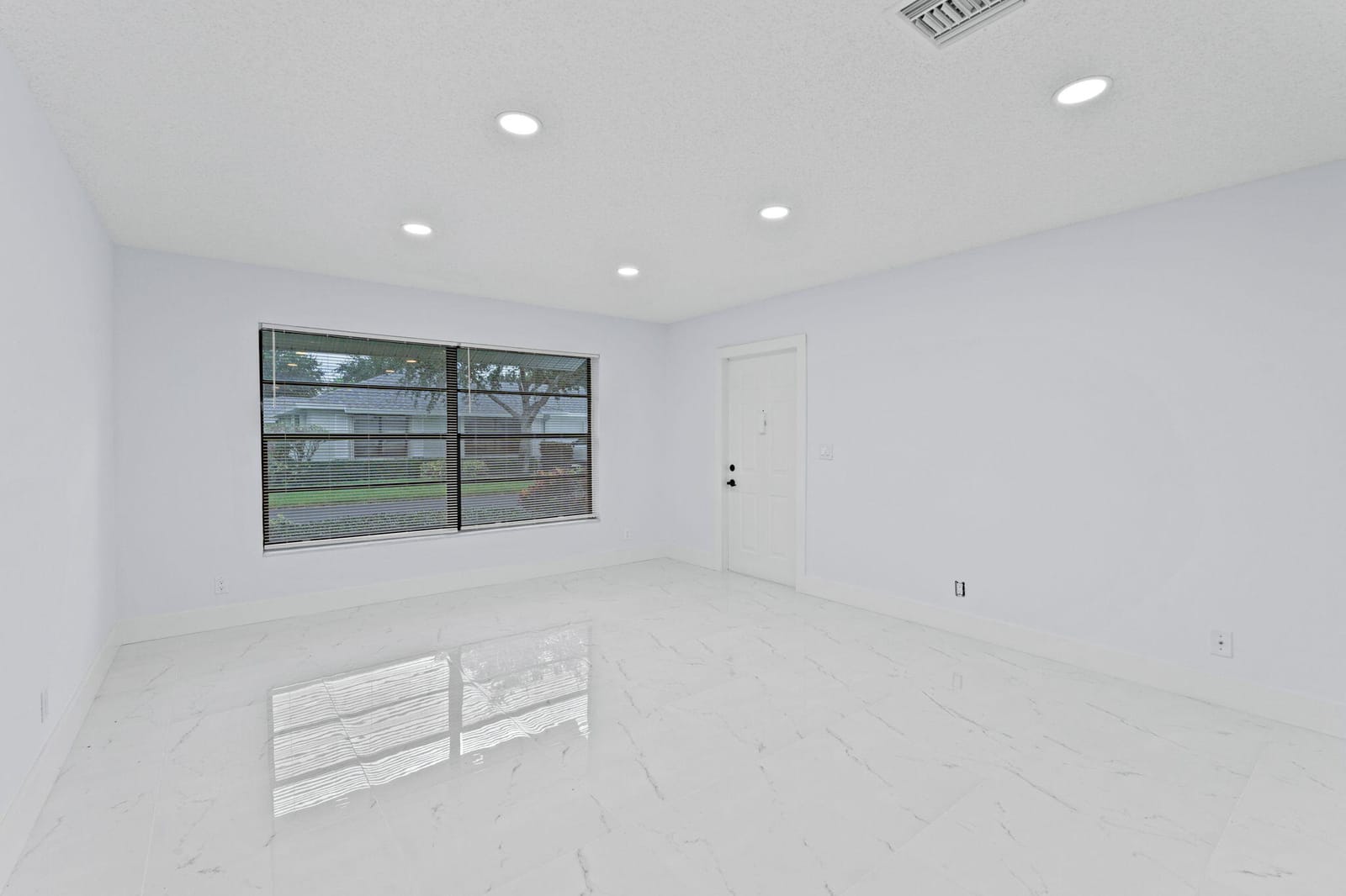 9880 Chestnut Tree Terrace B — photo 4