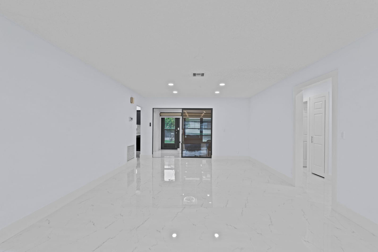 9880 Chestnut Tree Terrace B — photo 6