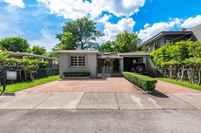 3530 Oak Avenue, Miami, FL 33133