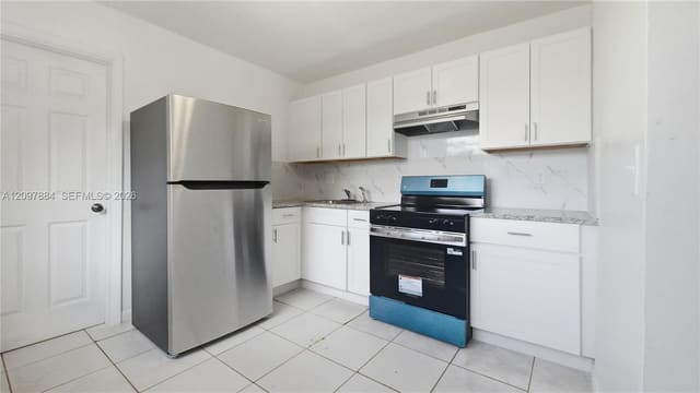 2711 SW 8th Street 3, Fort Lauderdale, FL 33312