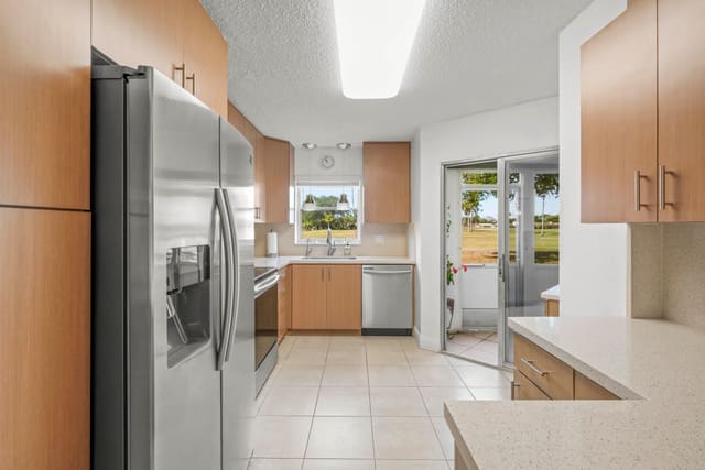 3871 VIA POINCIANA 104, Lake Worth, FL 33467
