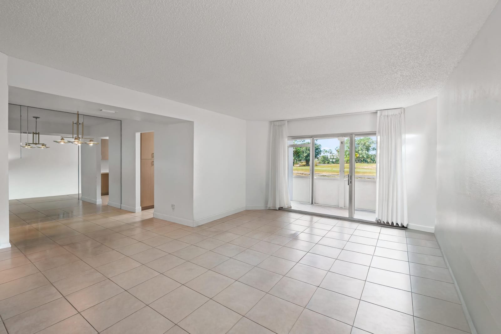 3871 VIA POINCIANA 104 — photo 4